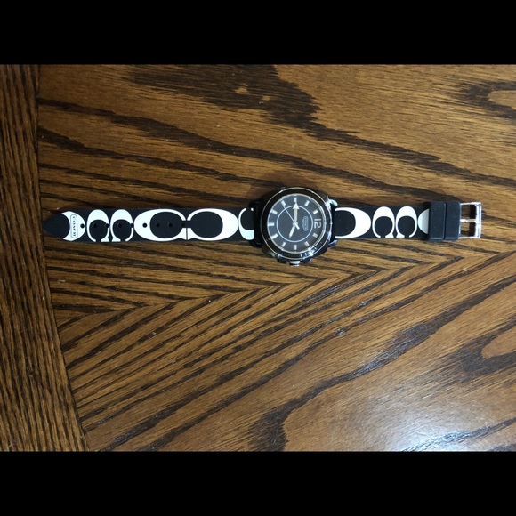 Watch - Picture 2 of 3